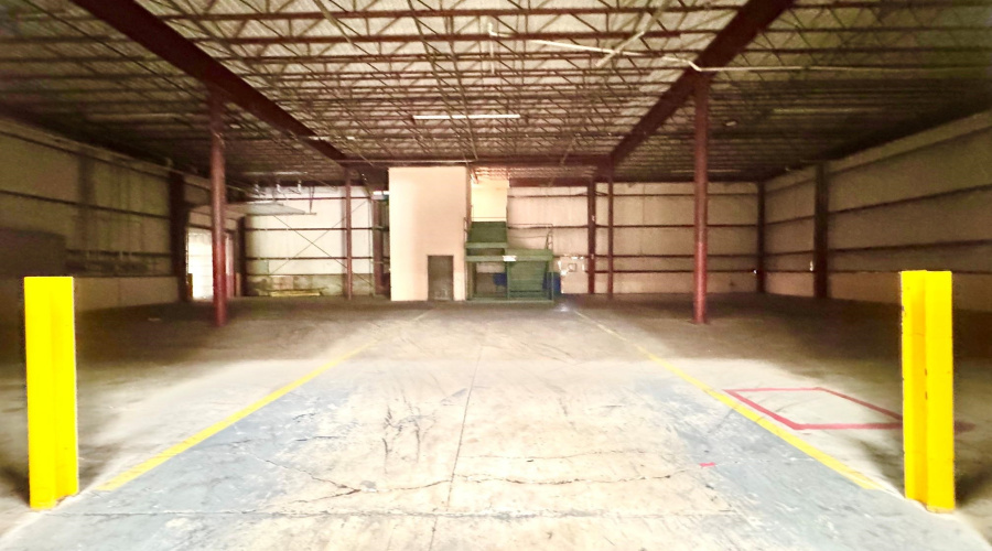 4425 Pan American Blvd, LAREDO, Texas 78045, 1 Bedroom Bedrooms, 11 Rooms Rooms,4 BathroomsBathrooms,Commercial/industrial,For Rent,4425 Pan American Blvd,20263047