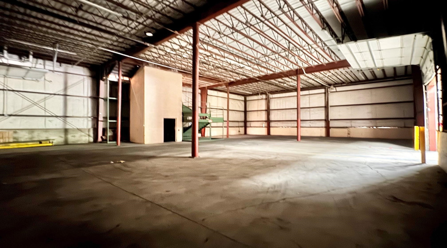 4425 Pan American Blvd, LAREDO, Texas 78045, 1 Bedroom Bedrooms, 11 Rooms Rooms,4 BathroomsBathrooms,Commercial/industrial,For Rent,4425 Pan American Blvd,20263047