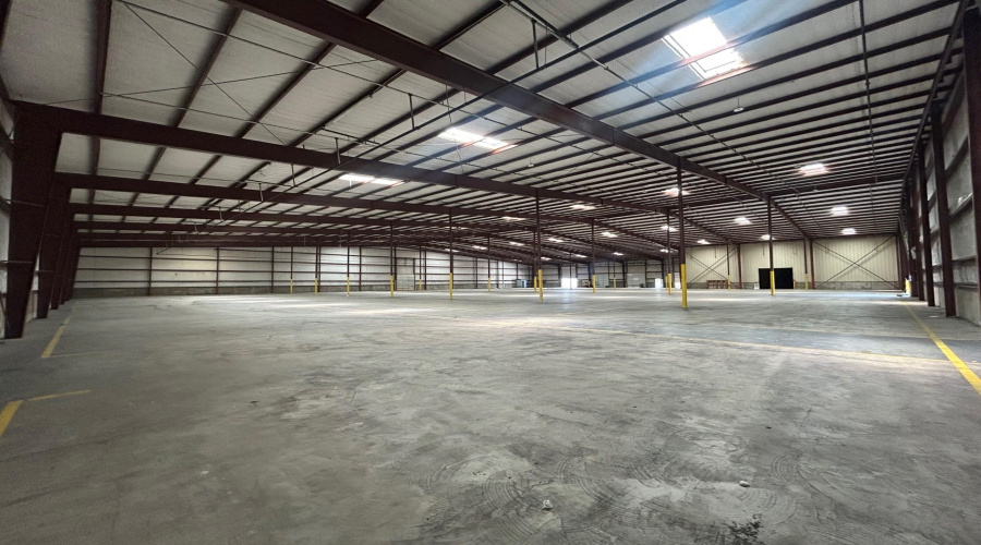 4425 Pan American Blvd, LAREDO, Texas 78045, 1 Bedroom Bedrooms, 11 Rooms Rooms,4 BathroomsBathrooms,Commercial/industrial,For Rent,4425 Pan American Blvd,20263047