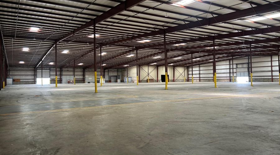 4425 Pan American Blvd, LAREDO, Texas 78045, 1 Bedroom Bedrooms, 11 Rooms Rooms,4 BathroomsBathrooms,Commercial/industrial,For Rent,4425 Pan American Blvd,20263047