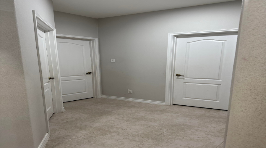 2314 Grisell Dr, Laredo, Texas 78041-2016, 3 Bedrooms Bedrooms, 5 Rooms Rooms,2 BathroomsBathrooms,Residential,For Sale,2314 Grisell Dr,20263046