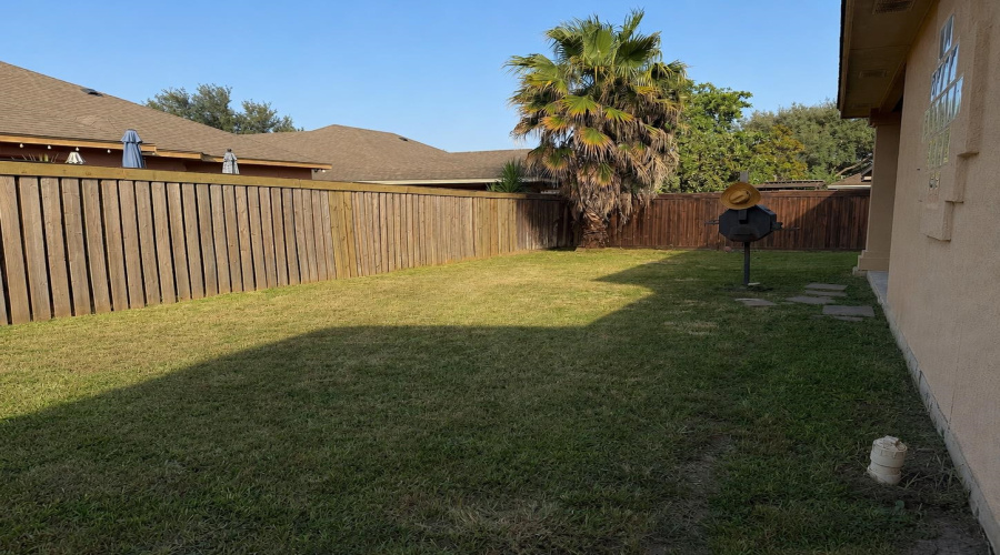 2314 Grisell Dr, Laredo, Texas 78041-2016, 3 Bedrooms Bedrooms, 5 Rooms Rooms,2 BathroomsBathrooms,Residential,For Sale,2314 Grisell Dr,20263046