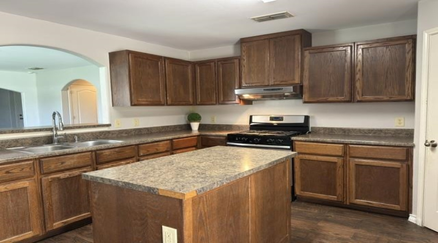 526 Don Jose Dr., Laredo, Texas 78045, 3 Bedrooms Bedrooms, 6 Rooms Rooms,2 BathroomsBathrooms,Residential,For Sale,526 Don Jose Dr.,20263052