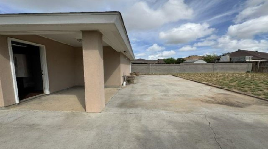 526 Don Jose Dr., Laredo, Texas 78045, 3 Bedrooms Bedrooms, 6 Rooms Rooms,2 BathroomsBathrooms,Residential,For Sale,526 Don Jose Dr.,20263052