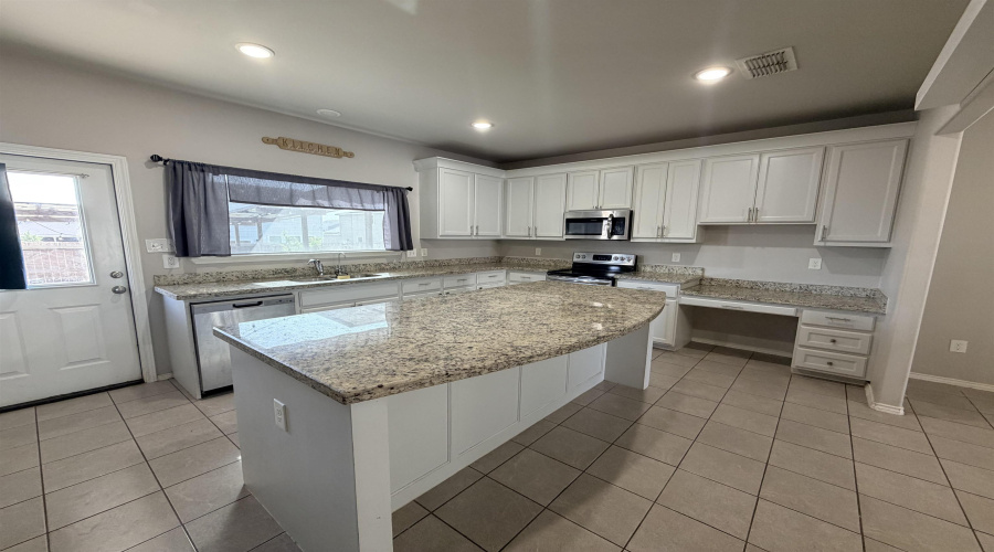 11134 Palmillas Loop, Laredo, Texas 78045, 4 Bedrooms Bedrooms, 7 Rooms Rooms,2 BathroomsBathrooms,Residential,For Rent,11134 Palmillas Loop,20263055