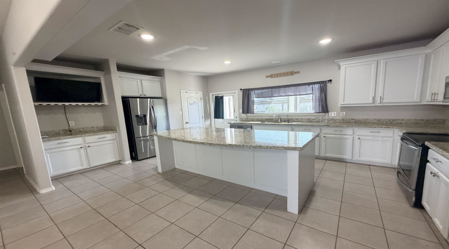 11134 Palmillas Loop, Laredo, Texas 78045, 4 Bedrooms Bedrooms, 7 Rooms Rooms,2 BathroomsBathrooms,Residential,For Rent,11134 Palmillas Loop,20263055