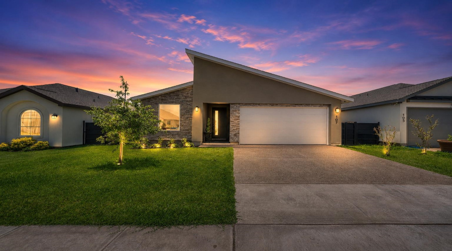 107 Canyon Lake Dr., Laredo, Texas 78045, 4 Bedrooms Bedrooms, 5 Rooms Rooms,2 BathroomsBathrooms,Residential,For Sale,107 Canyon Lake Dr.,20263056