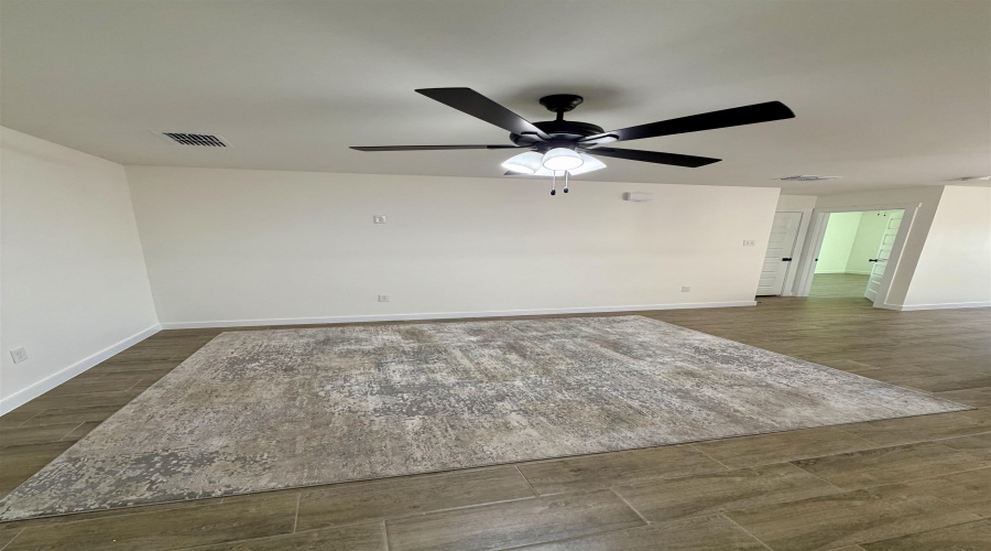 1624 Materia Dr., Laredo, Texas 78046, 3 Bedrooms Bedrooms, 6 Rooms Rooms,2 BathroomsBathrooms,Residential,For Sale,1624 Materia Dr.,20263059