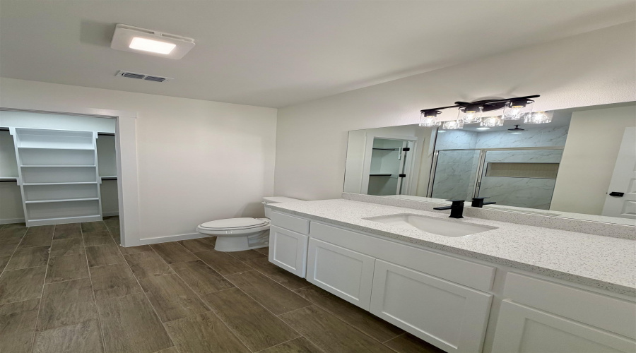 1624 Materia Dr., Laredo, Texas 78046, 3 Bedrooms Bedrooms, 6 Rooms Rooms,2 BathroomsBathrooms,Residential,For Sale,1624 Materia Dr.,20263059