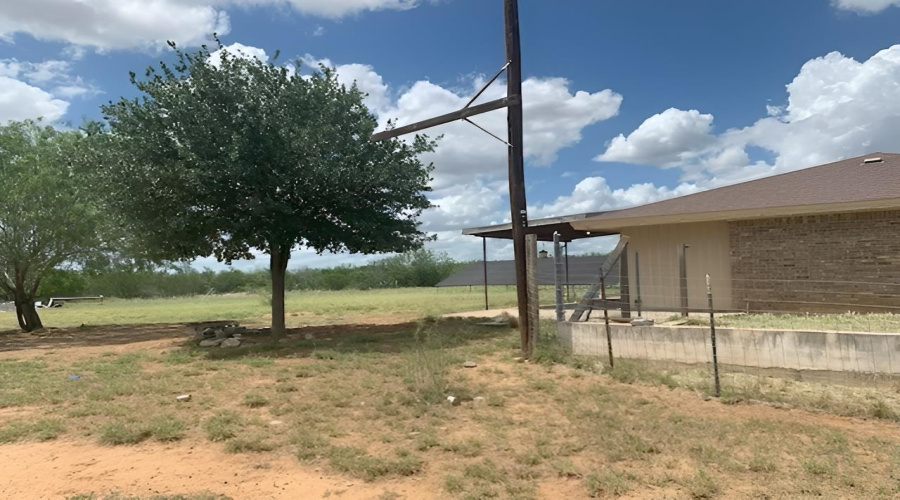 911 Pine Ave., Zapata, Texas 78076, 3 Bedrooms Bedrooms, 5 Rooms Rooms,2 BathroomsBathrooms,Residential,For Sale,911 Pine Ave.,20263060