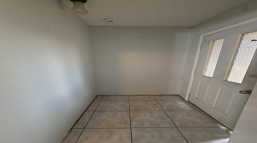 911 Pine Ave., Zapata, Texas 78076, 3 Bedrooms Bedrooms, 5 Rooms Rooms,2 BathroomsBathrooms,Residential,For Sale,911 Pine Ave.,20263060
