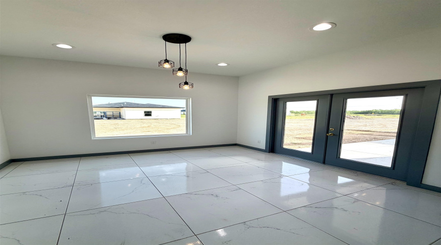 1611 Secretaria Ln., Laredo, Texas 78046, 3 Bedrooms Bedrooms, 6 Rooms Rooms,2 BathroomsBathrooms,Residential,For Sale,1611 Secretaria Ln.,20263061