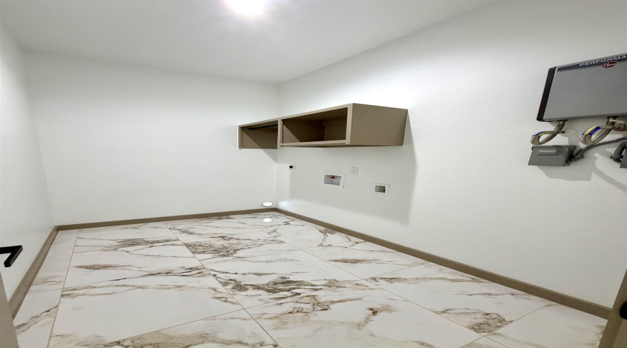 1613 Secretaria Ln., Laredo, Texas 78046, 3 Bedrooms Bedrooms, 5 Rooms Rooms,2 BathroomsBathrooms,Residential,For Sale,1613 Secretaria Ln.,20263062