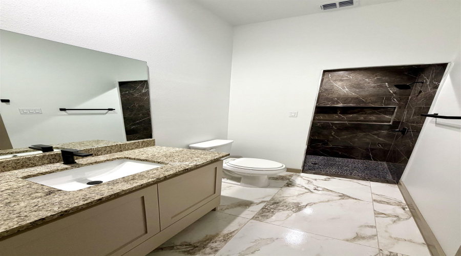 1613 Secretaria Ln., Laredo, Texas 78046, 3 Bedrooms Bedrooms, 5 Rooms Rooms,2 BathroomsBathrooms,Residential,For Sale,1613 Secretaria Ln.,20263062