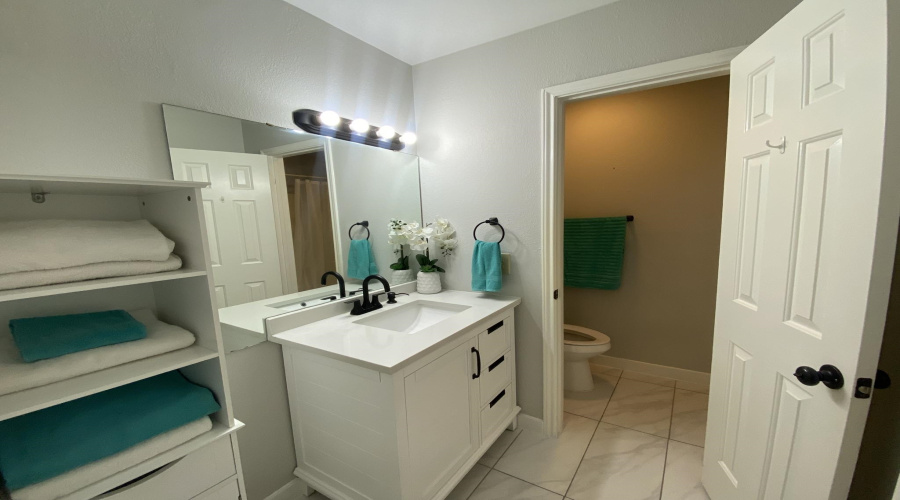 8911 McPherson Rd, LAREDO, Texas 78045, 3 Bedrooms Bedrooms, 4 Rooms Rooms,3 BathroomsBathrooms,Residential,For Sale,8911 McPherson Rd,20263064