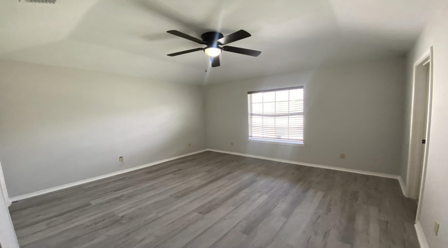 8911 McPherson Rd, LAREDO, Texas 78045, 3 Bedrooms Bedrooms, 4 Rooms Rooms,3 BathroomsBathrooms,Residential,For Sale,8911 McPherson Rd,20263064