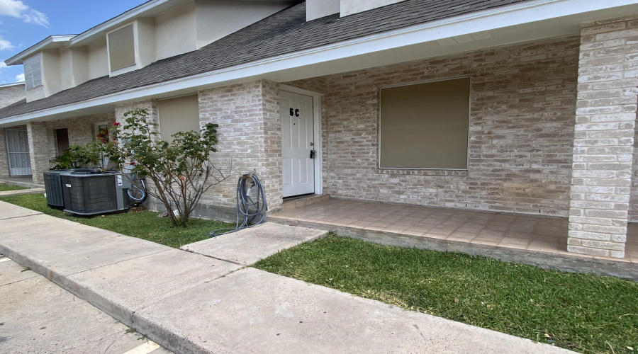 8911 McPherson Rd, LAREDO, Texas 78045, 3 Bedrooms Bedrooms, 4 Rooms Rooms,3 BathroomsBathrooms,Residential,For Sale,8911 McPherson Rd,20263064