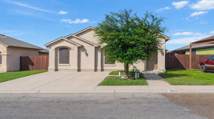 3605 Unknown Hero Dr, Laredo, Texas 78046, 3 Bedrooms Bedrooms, 5 Rooms Rooms,2 BathroomsBathrooms,Residential,For Sale,3605 Unknown Hero Dr,20263065