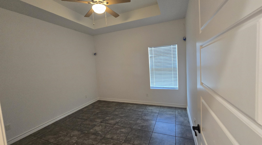 5545 Portugal Lp, Laredo, Texas 78046, 3 Bedrooms Bedrooms, 6 Rooms Rooms,2 BathroomsBathrooms,Residential,For Sale,5545 Portugal Lp,20263066