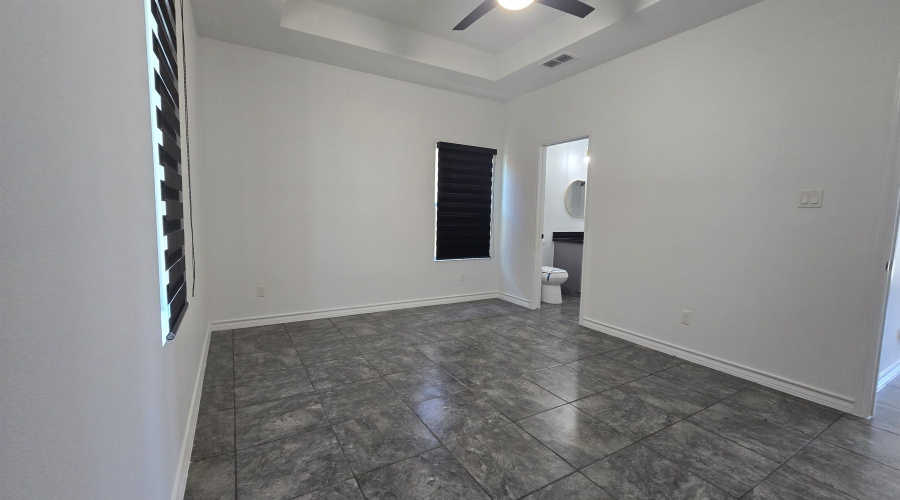 5545 Portugal Lp, Laredo, Texas 78046, 3 Bedrooms Bedrooms, 6 Rooms Rooms,2 BathroomsBathrooms,Residential,For Sale,5545 Portugal Lp,20263066