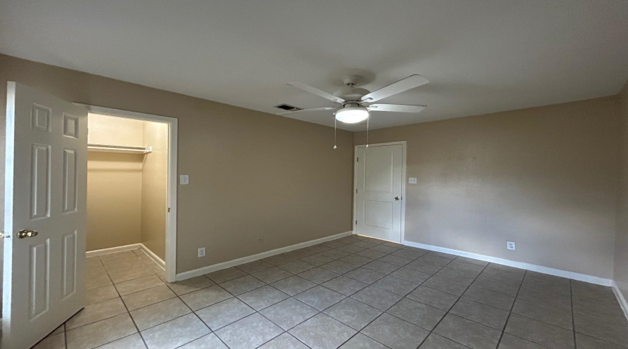 8623 Oakridge Lp, Laredo, Texas 78045, 3 Bedrooms Bedrooms, 5 Rooms Rooms,2 BathroomsBathrooms,Residential,For Rent,8623 Oakridge Lp,20263067