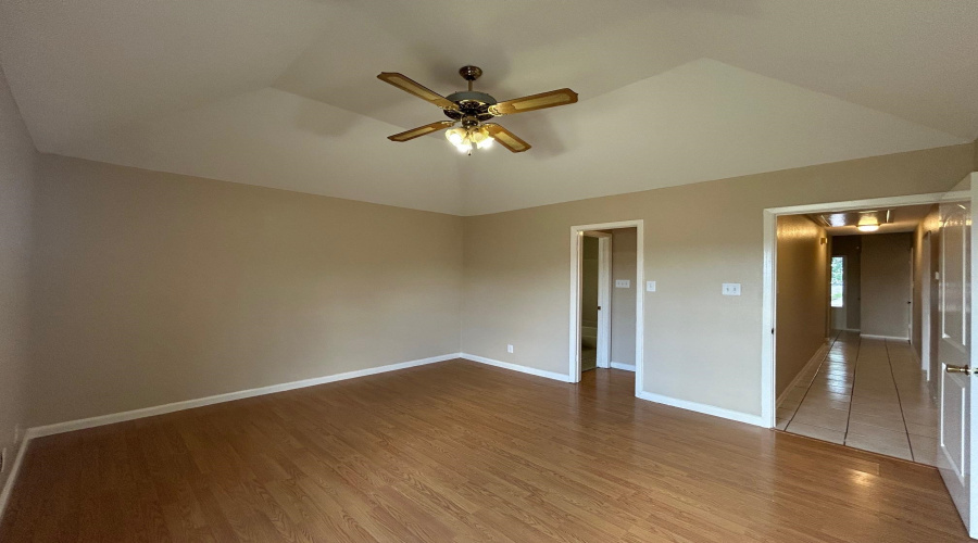 8623 Oakridge Lp, Laredo, Texas 78045, 3 Bedrooms Bedrooms, 5 Rooms Rooms,2 BathroomsBathrooms,Residential,For Rent,8623 Oakridge Lp,20263067