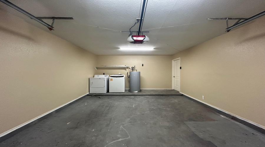 8623 Oakridge Lp, Laredo, Texas 78045, 3 Bedrooms Bedrooms, 5 Rooms Rooms,2 BathroomsBathrooms,Residential,For Rent,8623 Oakridge Lp,20263067