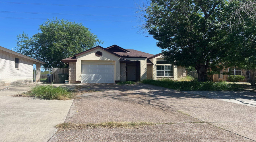 8623 Oakridge Lp, Laredo, Texas 78045, 3 Bedrooms Bedrooms, 5 Rooms Rooms,2 BathroomsBathrooms,Residential,For Rent,8623 Oakridge Lp,20263067