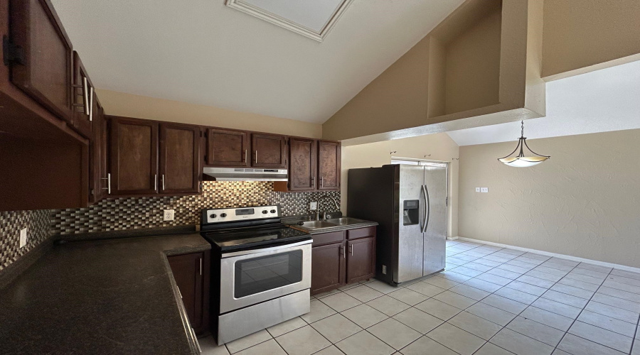 8623 Oakridge Lp, Laredo, Texas 78045, 3 Bedrooms Bedrooms, 5 Rooms Rooms,2 BathroomsBathrooms,Residential,For Rent,8623 Oakridge Lp,20263067