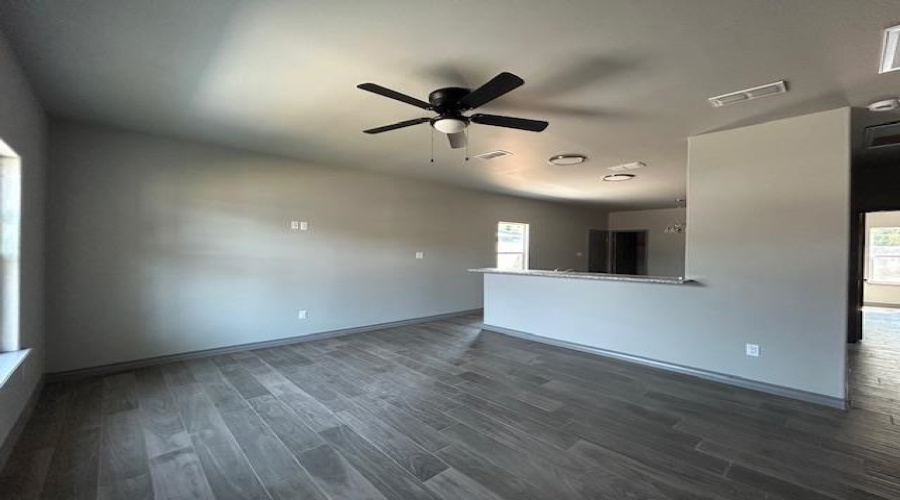 407 Potranca Ct, Laredo, Texas 78045, 3 Bedrooms Bedrooms, 5 Rooms Rooms,2 BathroomsBathrooms,Residential,For Rent,407 Potranca Ct,20263068