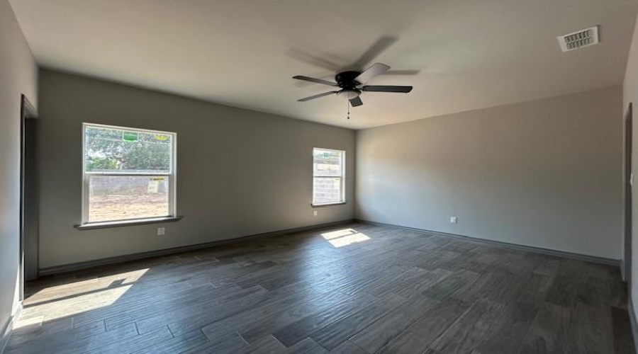 407 Potranca Ct, Laredo, Texas 78045, 3 Bedrooms Bedrooms, 5 Rooms Rooms,2 BathroomsBathrooms,Residential,For Rent,407 Potranca Ct,20263068
