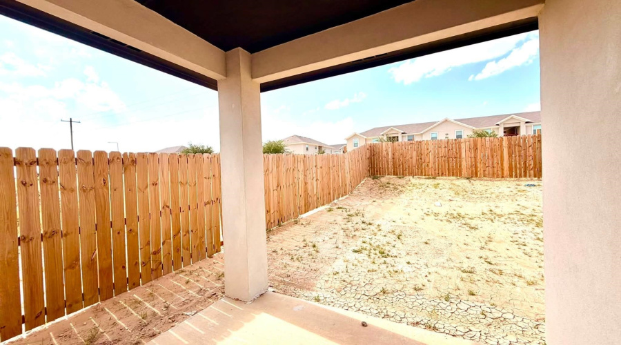 128 Lusitano Dr., Laredo, Texas 78046-7804, 3 Bedrooms Bedrooms, 4 Rooms Rooms,2 BathroomsBathrooms,Residential,For Sale,128 Lusitano Dr.,20263070