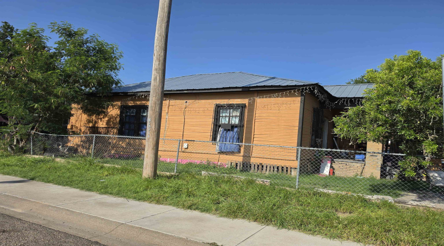1120 Scott St, LAREDO, Texas 78040, ,Multi-family,For Sale,1120 Scott St,20263073