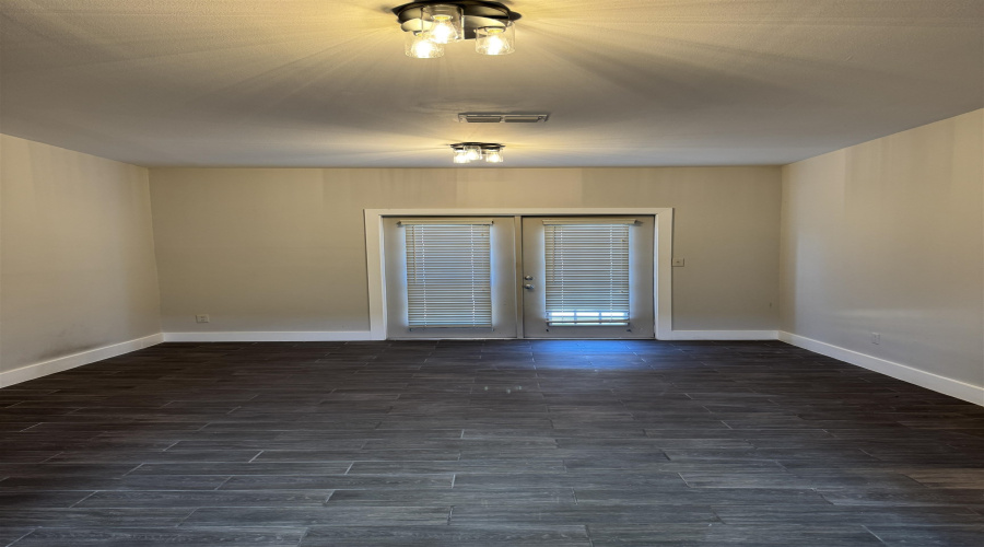 2445 Monarch Dr, Laredo, Texas 78045, 2 Bedrooms Bedrooms, 5 Rooms Rooms,1 BathroomBathrooms,Residential,For Rent,2445 Monarch Dr,20263072