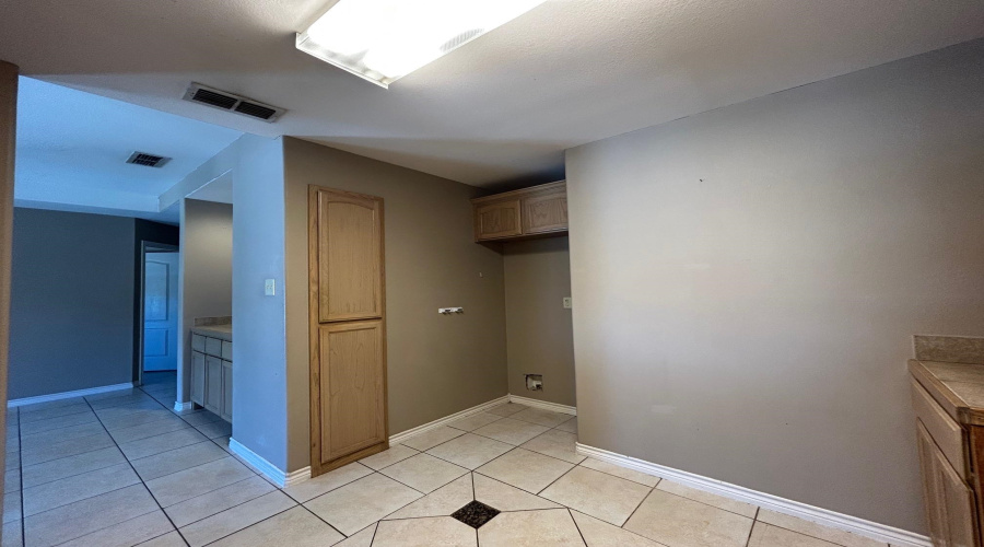 9804 Cantera Ct, Laredo, Texas 78045, 3 Bedrooms Bedrooms, 6 Rooms Rooms,2 BathroomsBathrooms,Residential,For Rent,9804 Cantera Ct,20263075