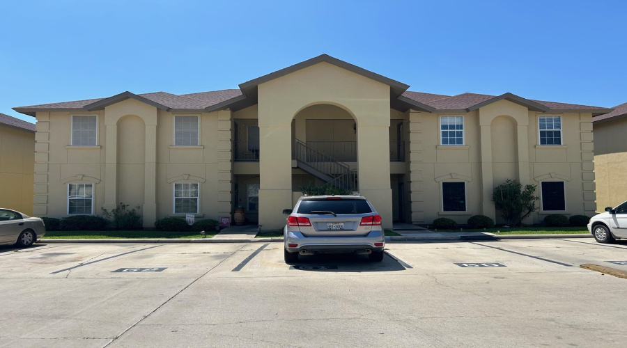 9804 Cantera Ct, Laredo, Texas 78045, 3 Bedrooms Bedrooms, 6 Rooms Rooms,2 BathroomsBathrooms,Residential,For Rent,9804 Cantera Ct,20263075