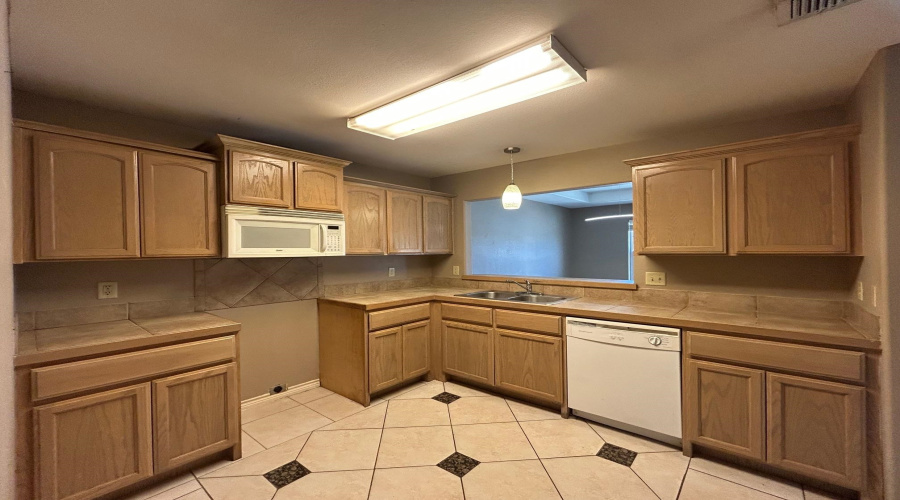 9804 Cantera Ct, Laredo, Texas 78045, 3 Bedrooms Bedrooms, 6 Rooms Rooms,2 BathroomsBathrooms,Residential,For Rent,9804 Cantera Ct,20263075