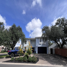 402 St Thomas Dr, Laredo, Texas 78045-0000, 4 Bedrooms Bedrooms, 10 Rooms Rooms,4 BathroomsBathrooms,Residential,For Sale,402 St Thomas Dr,20263077