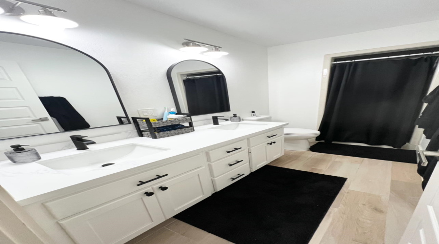 402 St Thomas Dr, Laredo, Texas 78045-0000, 4 Bedrooms Bedrooms, 10 Rooms Rooms,4 BathroomsBathrooms,Residential,For Sale,402 St Thomas Dr,20263077