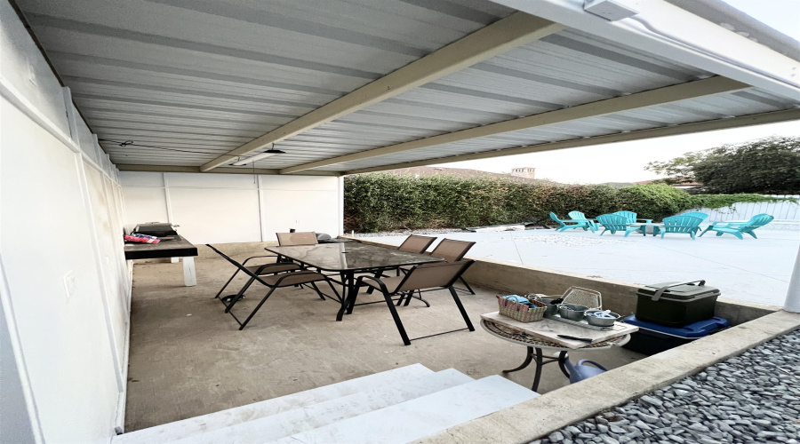 402 St Thomas Dr, Laredo, Texas 78045-0000, 4 Bedrooms Bedrooms, 10 Rooms Rooms,4 BathroomsBathrooms,Residential,For Sale,402 St Thomas Dr,20263077