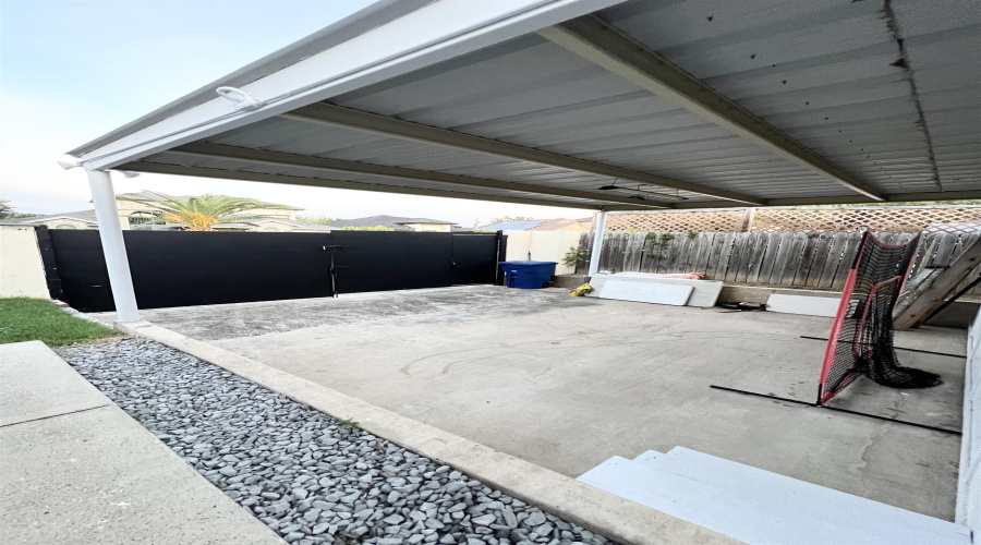 402 St Thomas Dr, Laredo, Texas 78045-0000, 4 Bedrooms Bedrooms, 10 Rooms Rooms,4 BathroomsBathrooms,Residential,For Sale,402 St Thomas Dr,20263077