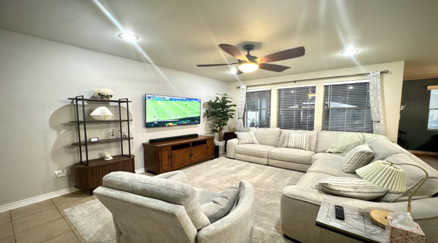 9813 Sandhill Dr, Laredo, Texas 78045, 3 Bedrooms Bedrooms, 3 Rooms Rooms,2 BathroomsBathrooms,Residential,For Sale,9813 Sandhill Dr,20263078