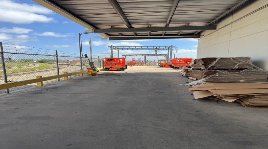 13802 N Unitec Dr., Laredo, Texas 78041, 1 Bedroom Bedrooms, 51 Rooms Rooms,4 BathroomsBathrooms,Commercial/industrial,For Rent,13802 N Unitec Dr.,20263084
