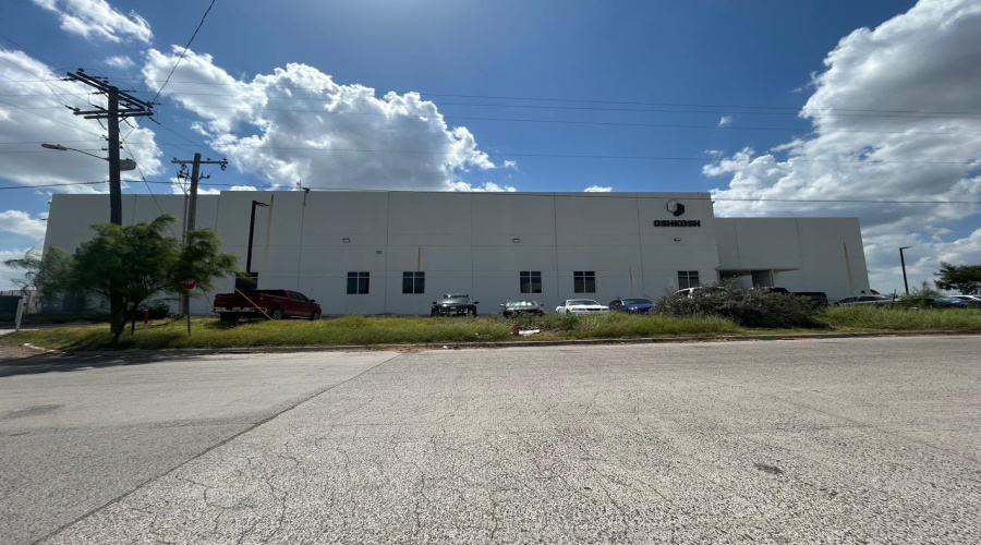 13802 N Unitec Dr., Laredo, Texas 78041, 1 Bedroom Bedrooms, 51 Rooms Rooms,4 BathroomsBathrooms,Commercial/industrial,For Rent,13802 N Unitec Dr.,20263084