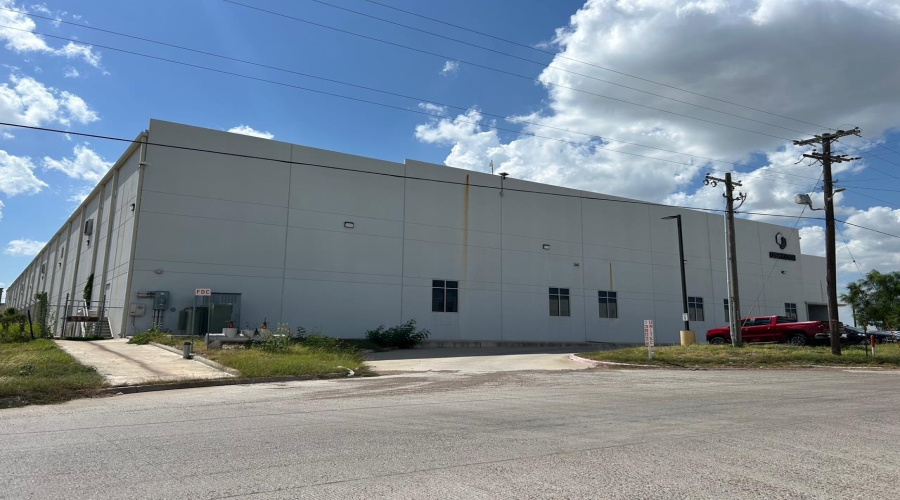 13802 N Unitec Dr., Laredo, Texas 78041, 1 Bedroom Bedrooms, 51 Rooms Rooms,4 BathroomsBathrooms,Commercial/industrial,For Rent,13802 N Unitec Dr.,20263084