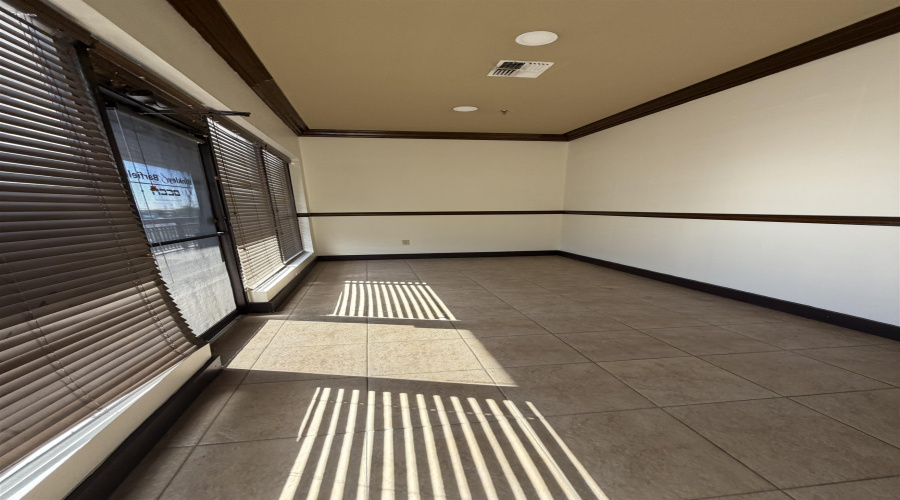6262 McPherson Rd, Laredo, Texas 78045, 1 Room Rooms,1 BathroomBathrooms,Commercial retail/office,For Rent,6262 McPherson Rd,20263089