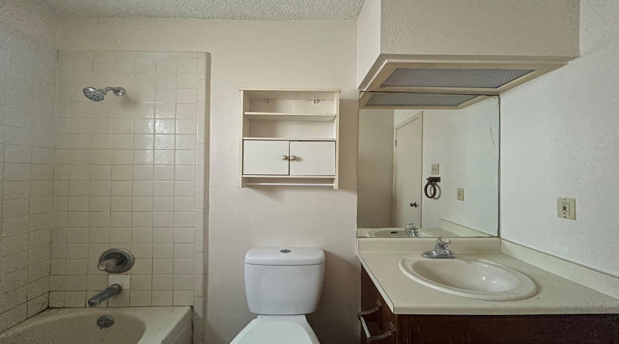 115 Allen Dr, Laredo, Texas 78045, 3 Bedrooms Bedrooms, 5 Rooms Rooms,1 BathroomBathrooms,Residential,For Rent,115 Allen Dr,20263081