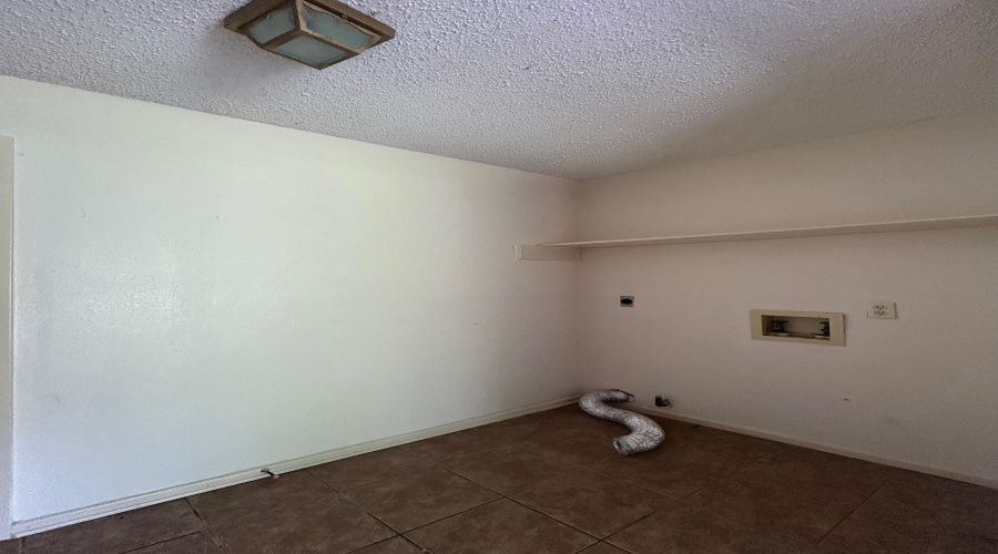 115 Allen Dr, Laredo, Texas 78045, 3 Bedrooms Bedrooms, 5 Rooms Rooms,1 BathroomBathrooms,Residential,For Rent,115 Allen Dr,20263081