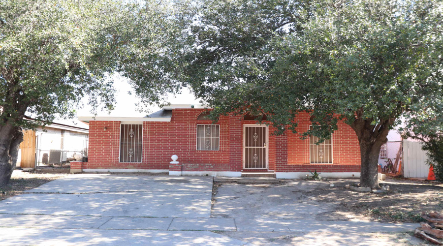 115 Allen Dr, Laredo, Texas 78045, 3 Bedrooms Bedrooms, 5 Rooms Rooms,1 BathroomBathrooms,Residential,For Rent,115 Allen Dr,20263081