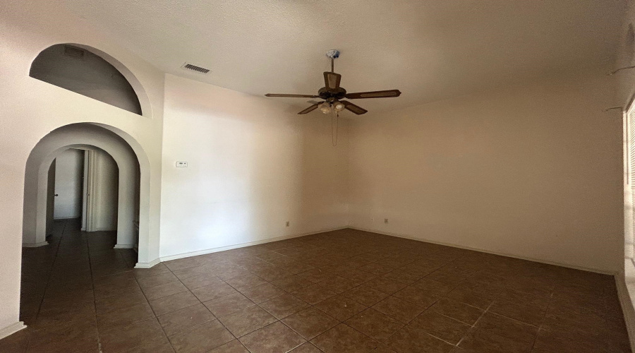 115 Allen Dr, Laredo, Texas 78045, 3 Bedrooms Bedrooms, 5 Rooms Rooms,1 BathroomBathrooms,Residential,For Rent,115 Allen Dr,20263081